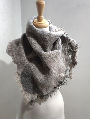 Wilfred | Cozy Brushed 100% Wool Fringe Triangle Scarf - Gray Neutral